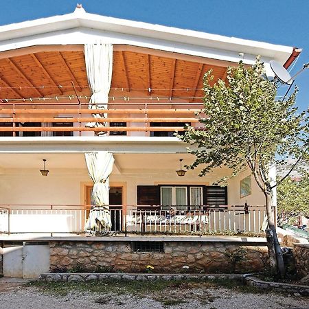 4 Bedroom Awesome Apartment In Starigrad Ngoại thất bức ảnh