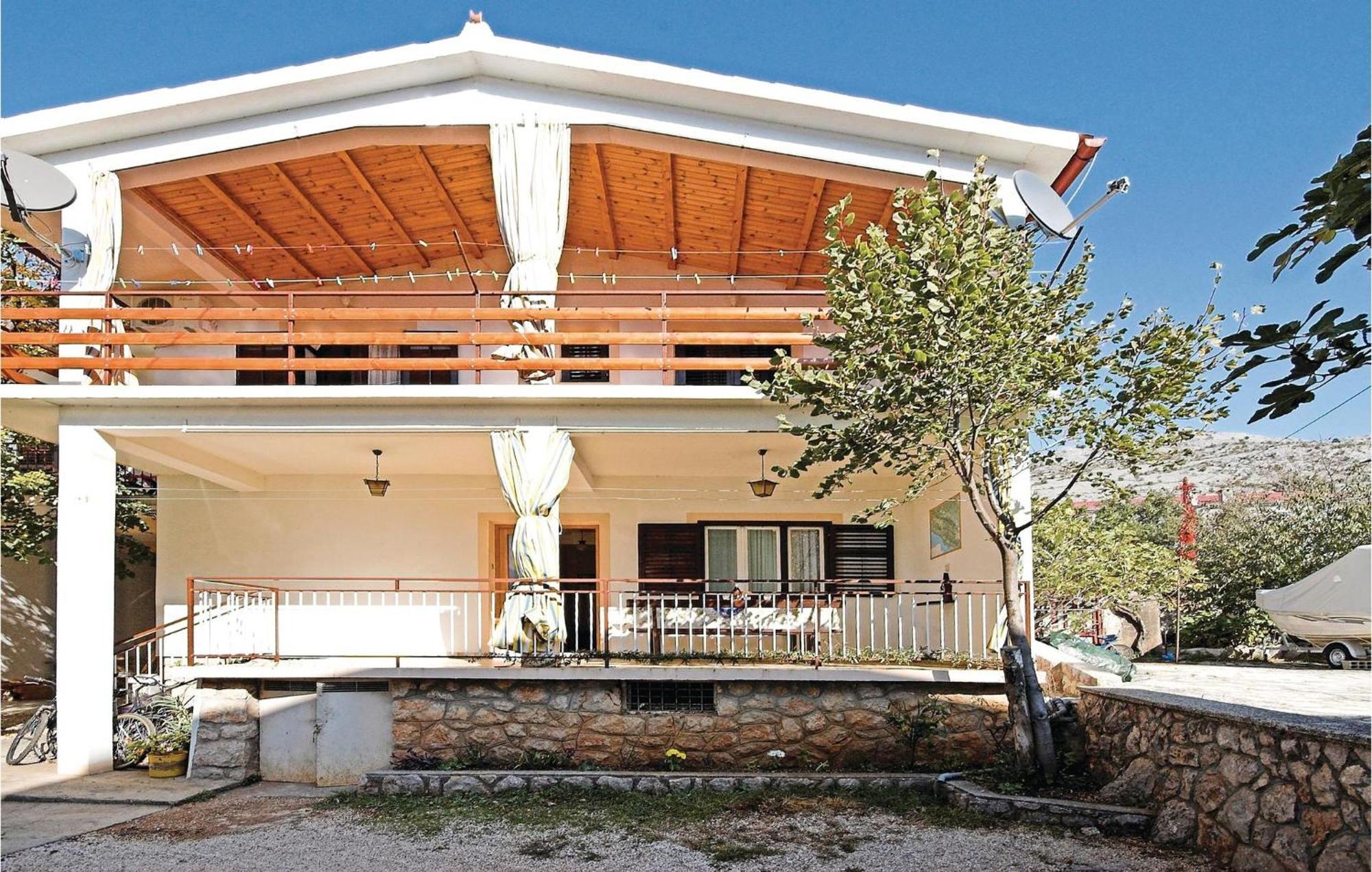 4 Bedroom Awesome Apartment In Starigrad Ngoại thất bức ảnh